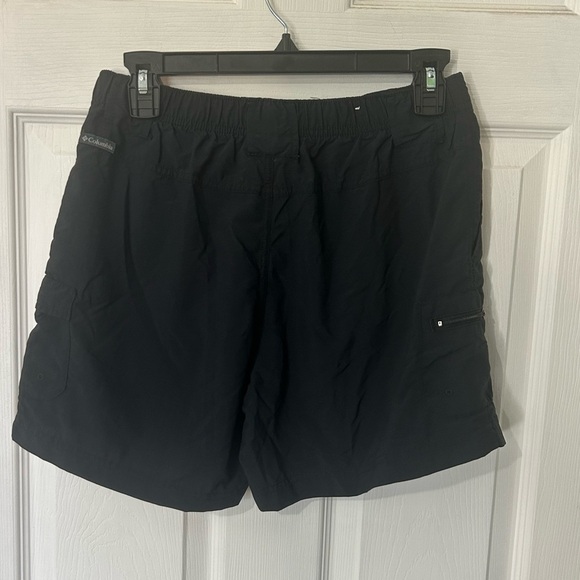 Columbia Women’s Black Nylon Active Shorts. Size Small, 5.5” inseam. Quick Dry. - Picture 4 of 8